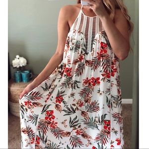 [ Endless Summer ] Crochet Halter Neck Maxi